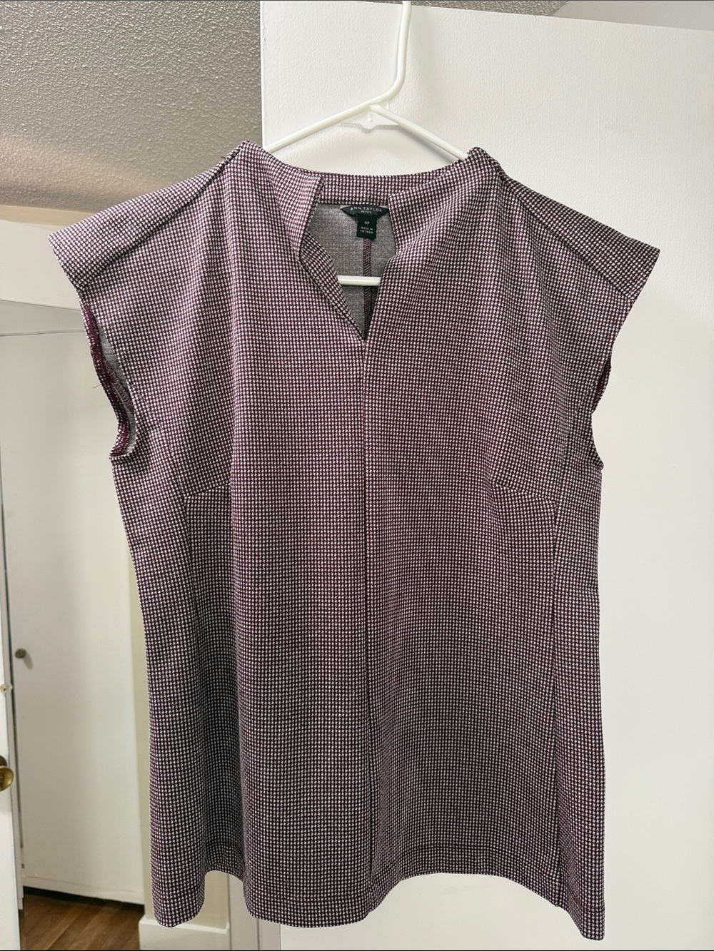 Ann Taylor Plum Micro-Pattern Sleeveless Top